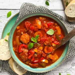 Bogracz paprykowy z kiełbasą