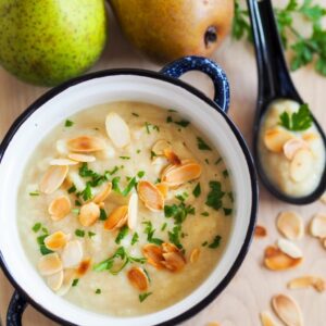 Krem z pietruszki i kaszy jaglanej