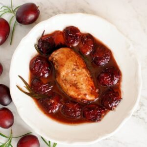 Kurczak w sosie śliwkowym z rozmarynem