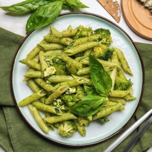 Penne w sosie w sera pleśniowego ze szpinakiem