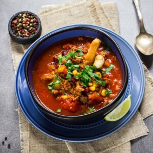 Zupa z chilli z fasolą i wieprzowiną