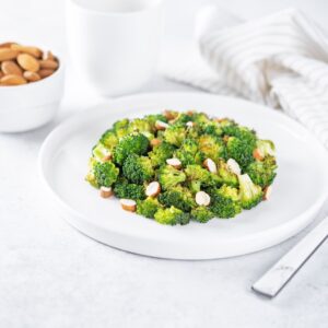 Brokuł na parze z migdałami