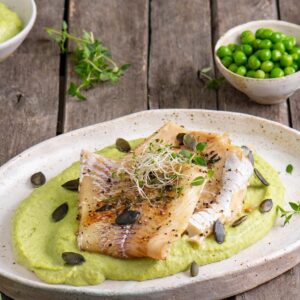 Ryba na parze z puree z zielonego groszku