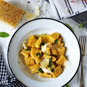 Gnocchi z dynią i masłem szałwiowym
