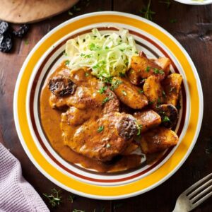 Karkówka w sosie śliwkowym