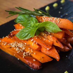 Karmelizowana marchewka z miodem i tymiankiem