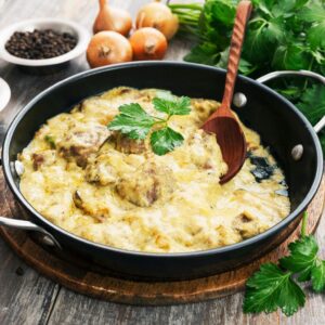 Łopatka duszona w sosie śmietanowo - koperkowym