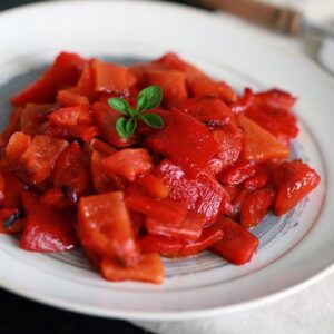 Papryka z pieczarkami i cebulką