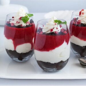 Serniczek z kruszonką czekoladową i musem owocowym