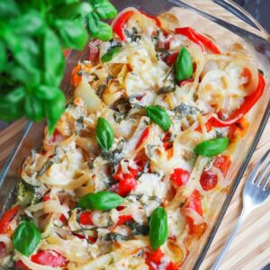 Zapiekanka warzywna z serem feta