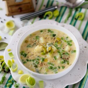 Zupa porowo ziemniaczana z indykiem