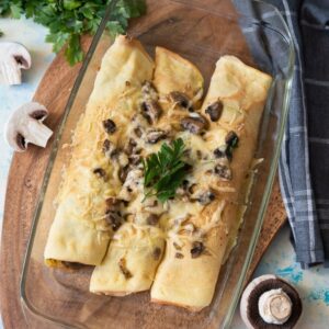 Naleśniki z pieczarkami i serem