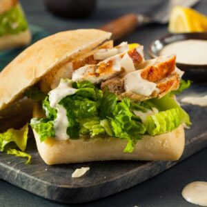 Kanapka Cezar z kurczakiem