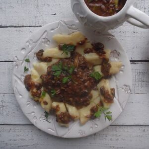 Kopytka w sosie myśliwskim