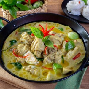 Kurczak po tajsku z mlekiem kokosowym i limonką