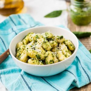 Gnocchi w pesto z czosnku niedźwiedziego